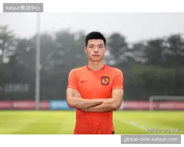维吉尔·范戴克将坐镇后防核心，通过精准长传直接策动攻势以打破埃及队的防守平衡
