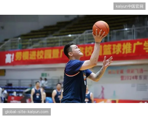 广东队本赛季表现起伏无缘常规赛四强,后卫线防守成为球队季后赛中的明显短板 广东队本赛季表现起伏无缘常规赛四强,后卫线防守成为球队季后赛中的明显短板